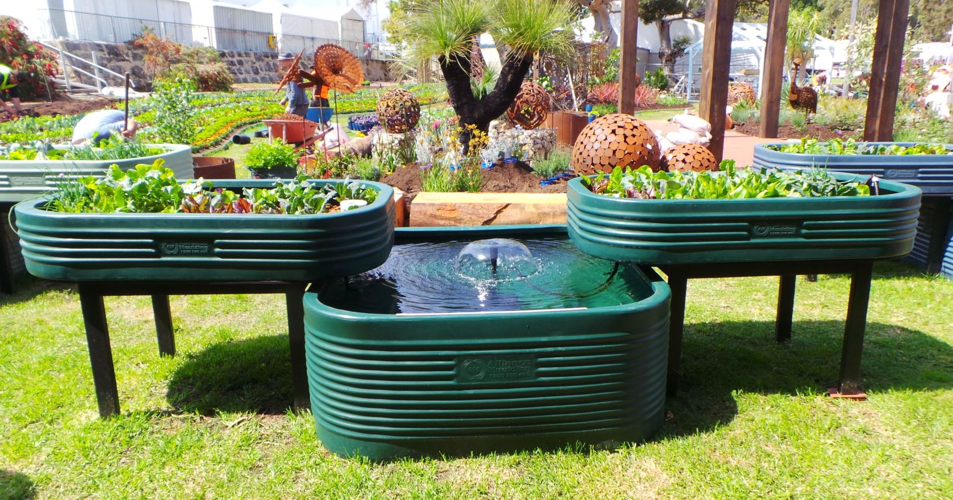 Aquaponics grow bed